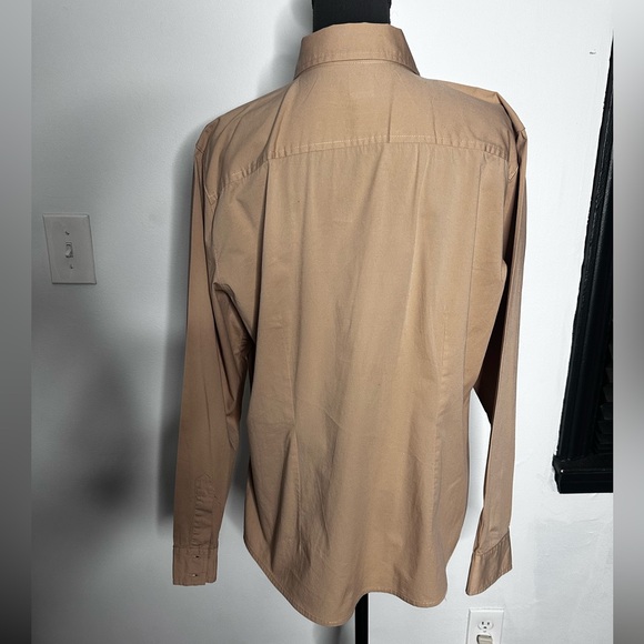 GAP Women's Beige Button Down Shirt - Picture 4 of 8